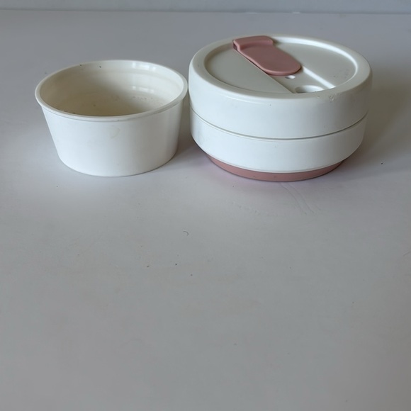 Stojo 12 oz Collapsible Travel Mug – Pink & White – Eco-Friendly Silicone Cup - Picture 9 of 9